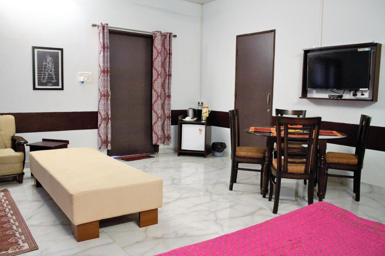Shivir Aranya - Wilderness Resort アルワル エクステリア 写真