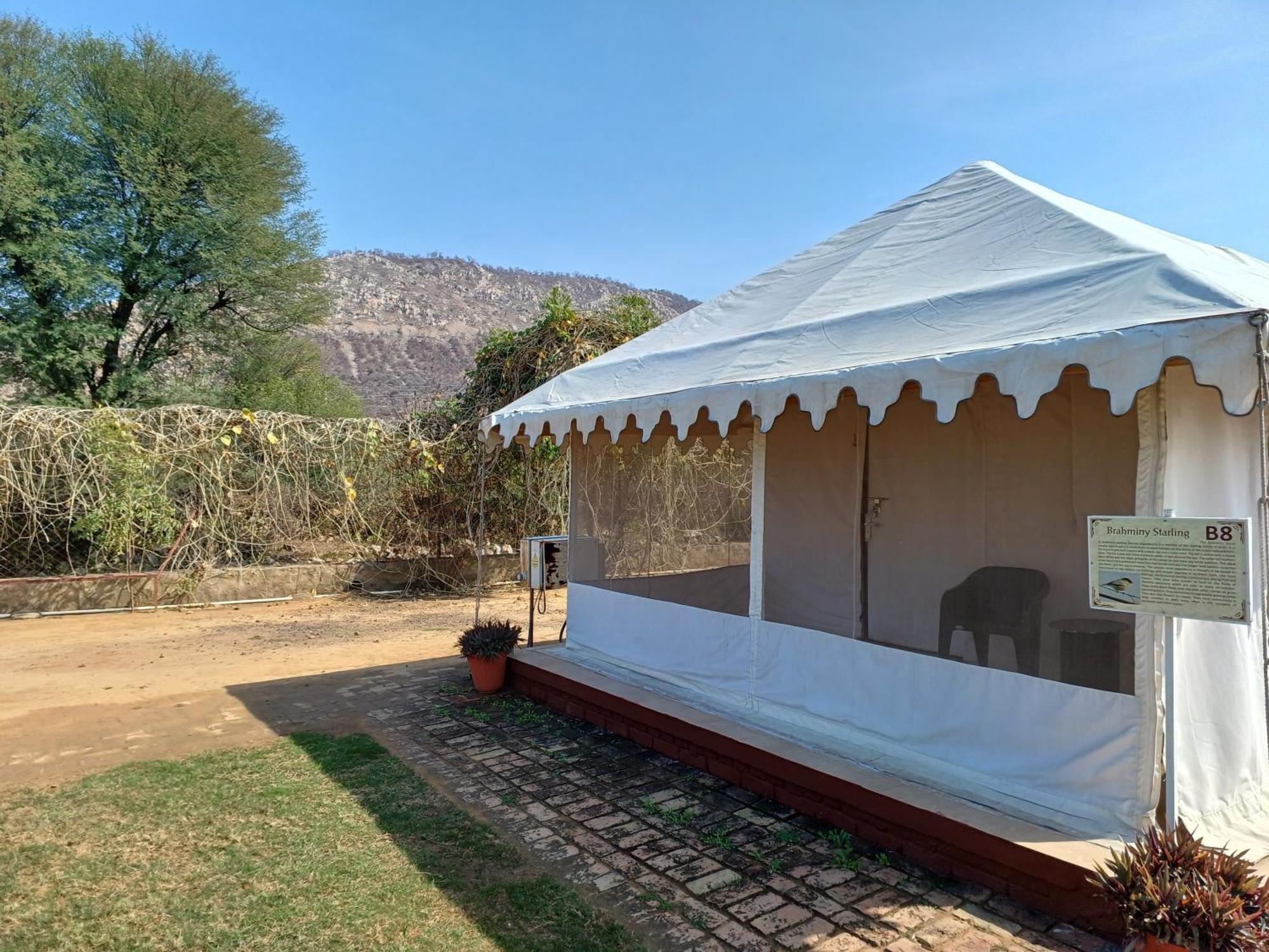 Shivir Aranya - Wilderness Resort アルワル エクステリア 写真
