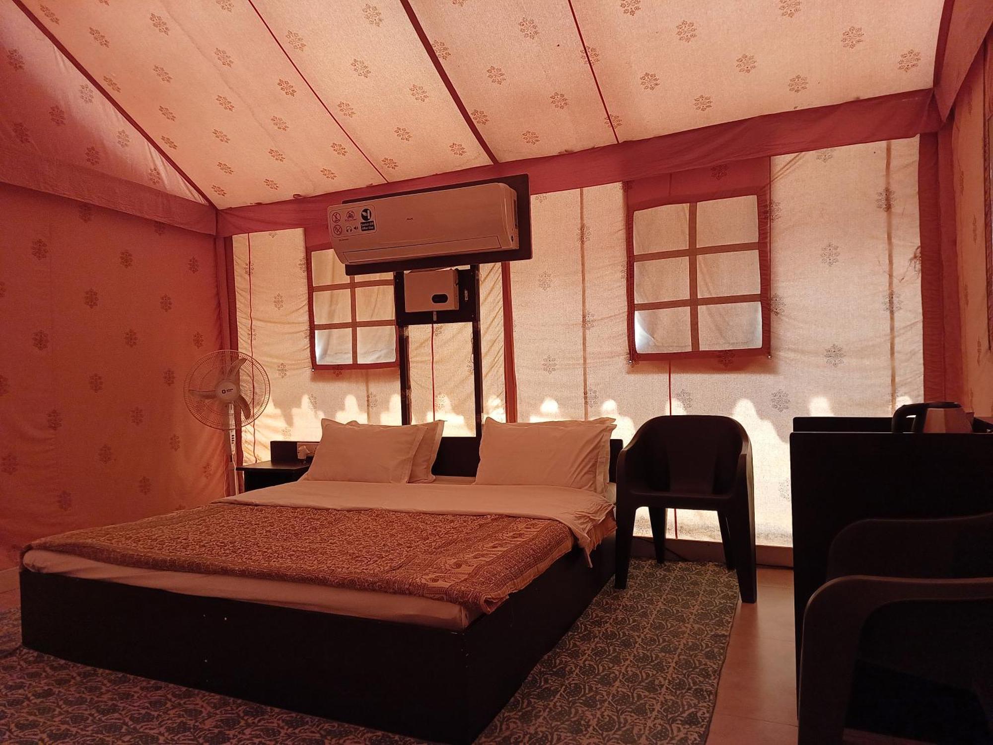 Shivir Aranya - Wilderness Resort アルワル エクステリア 写真