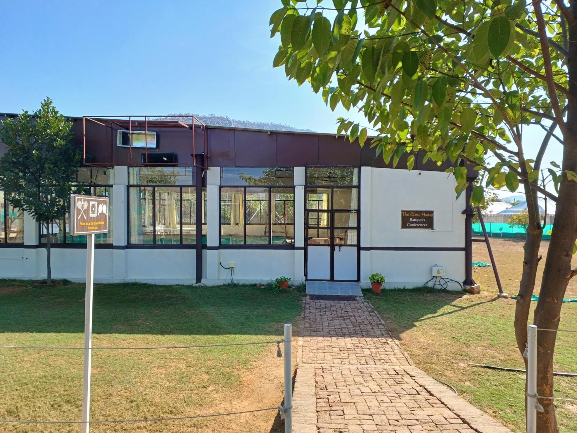 Shivir Aranya - Wilderness Resort アルワル エクステリア 写真