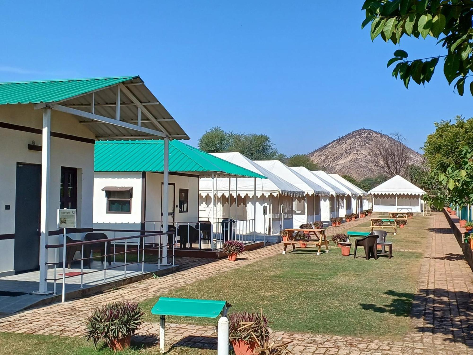 Shivir Aranya - Wilderness Resort アルワル エクステリア 写真