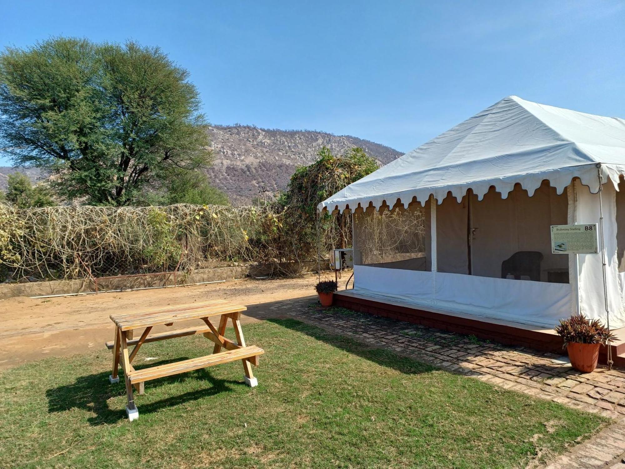 Shivir Aranya - Wilderness Resort アルワル エクステリア 写真